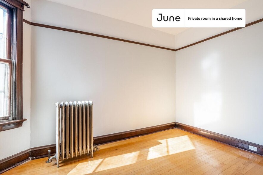 Building Photo - Room in Shared 3 bed/1 bath home