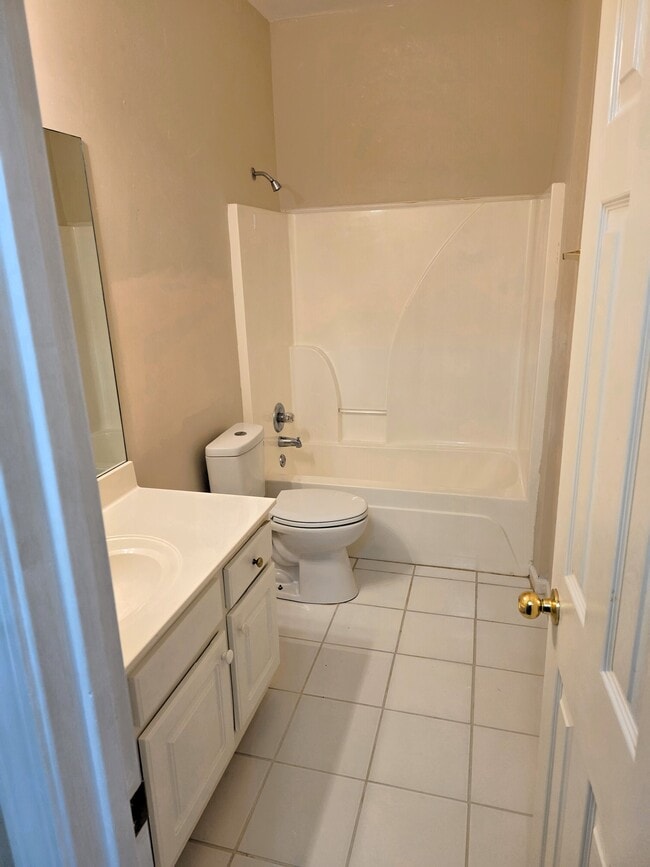 Building Photo - 1012 McAllister Dr