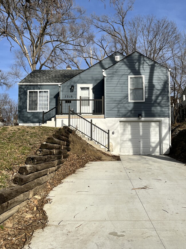 Primary Photo - 7019 N 33rd St