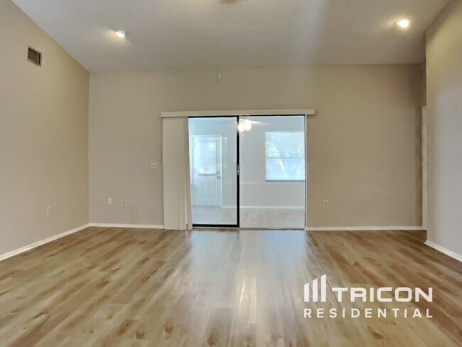 Building Photo - 1203 70th Dr E