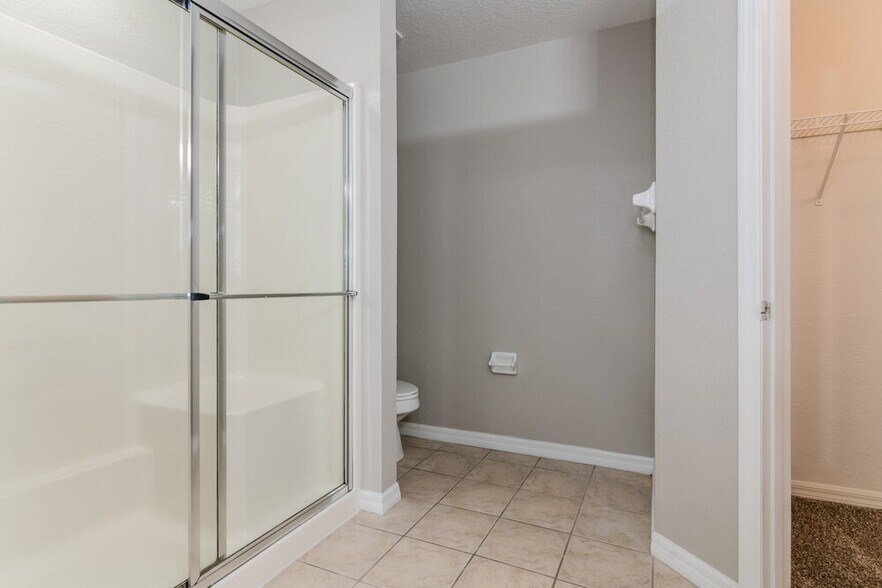 Building Photo - 17305 Woodcrest Way