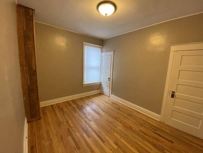 Building Photo - Charming Home in the Country Club Neighborhood!