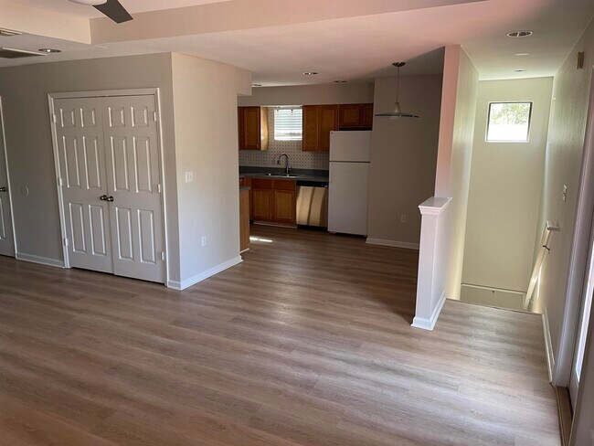 Building Photo - 2315 Timber Oak Ln