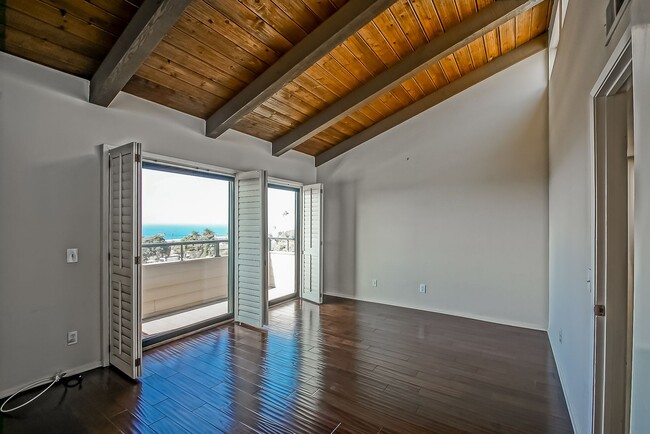 Building Photo - REMODELED, SPACIOUS & BRIGHT OCEAN-FACING CONDO IN BEAUTIFUL COMPLEX PERCHED ABOVE HOLLYWOOD RIVI...