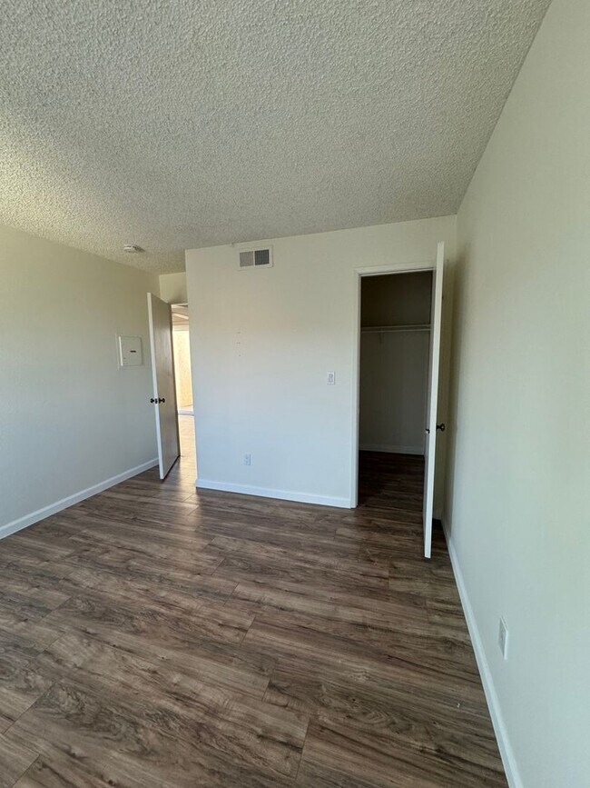 Building Photo - 17762 Paseo Cir