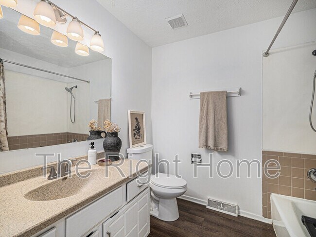 Building Photo - 11736 Quail Dr