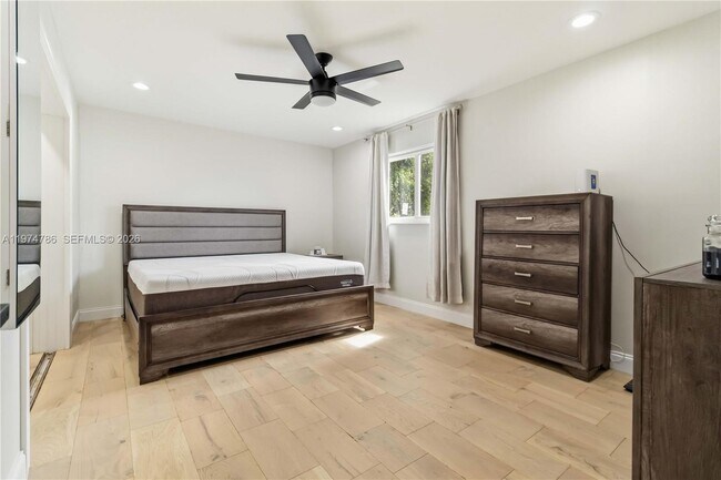 Building Photo - 5616 NW 48th Way