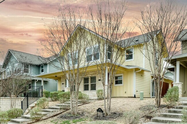 Primary Photo - 605 Pecan Ave