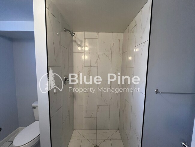 Building Photo - 315 Evans Ave