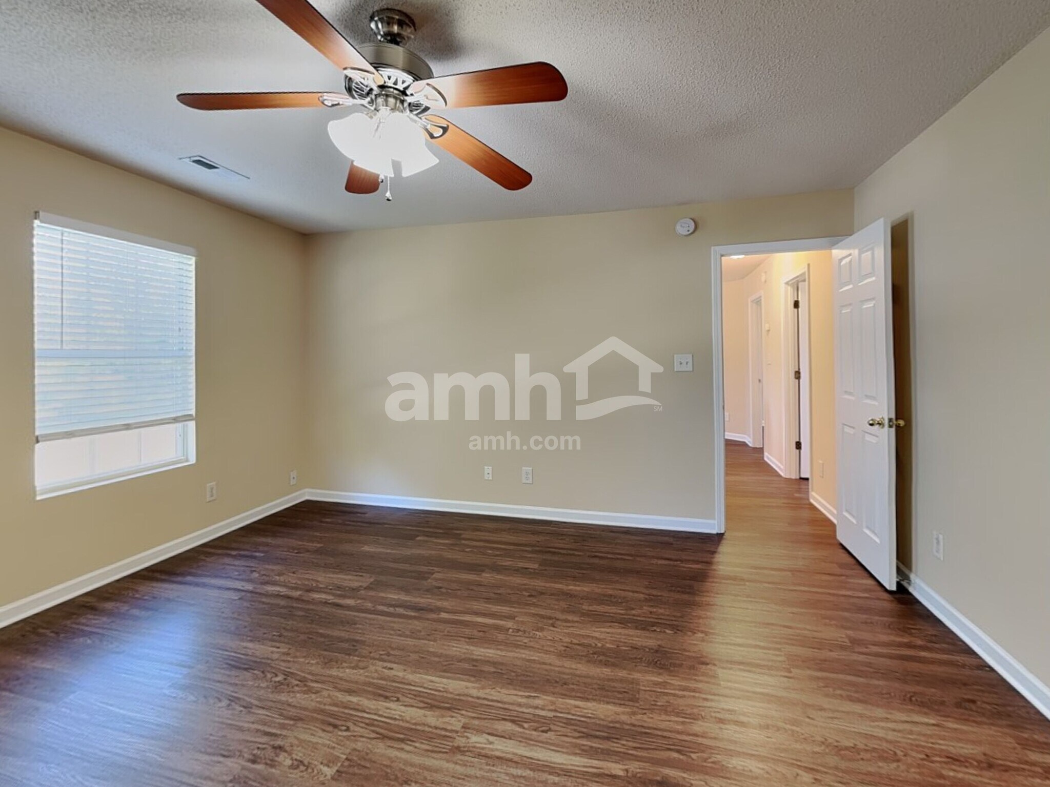 Building Photo - 1208 Scarlett Dr