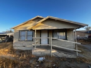 Building Photo - 2416 Center St