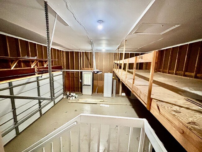 Building Photo - 4 bedroom/ 2.5 bathroom- Village Square of Williamsburg
