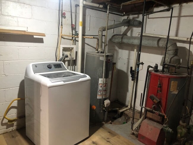 Building Photo - Renovated 2bed 2bath in Middle River