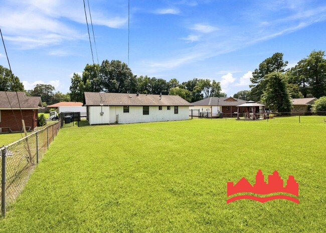 Building Photo - 852 Parkrose Rd