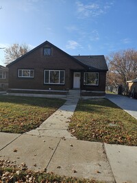 Building Photo - 3503 Quincy Ave