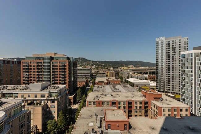 Building Photo - Modern Elegance at the Cosmopolitan on the Park