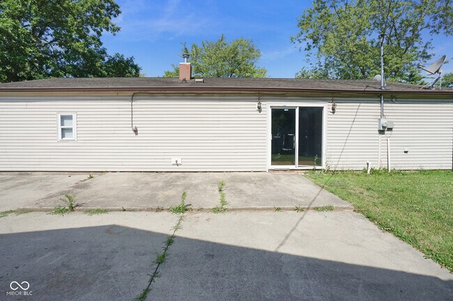 Building Photo - 3375 Payton Ave