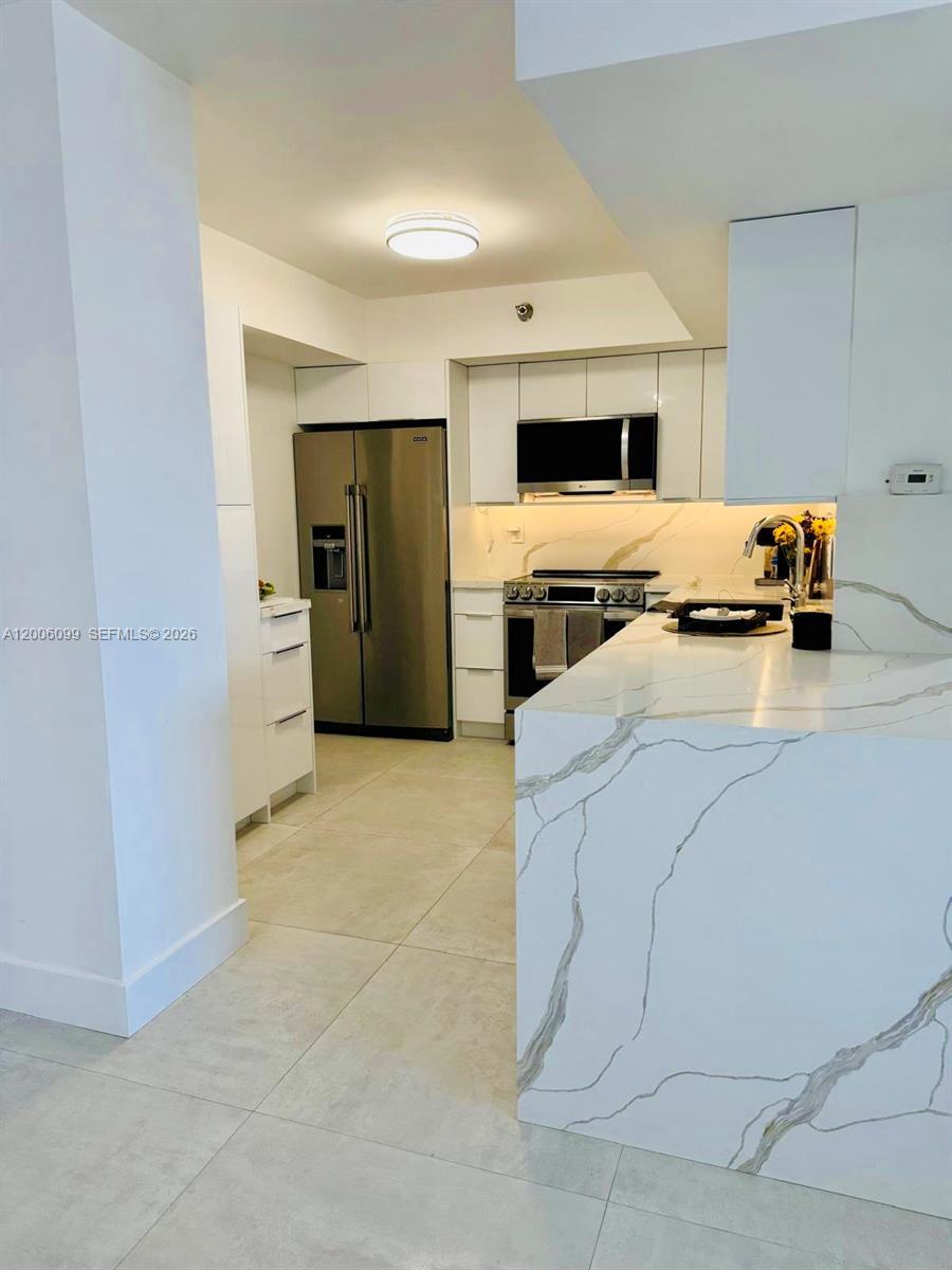 Building Photo - 19101 NE 36th Ct