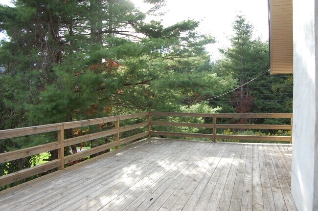 Building Photo - 109 Forest Lake Ln