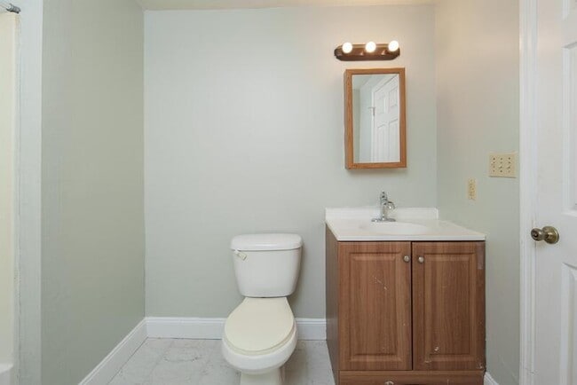 Building Photo - 114 Ida St