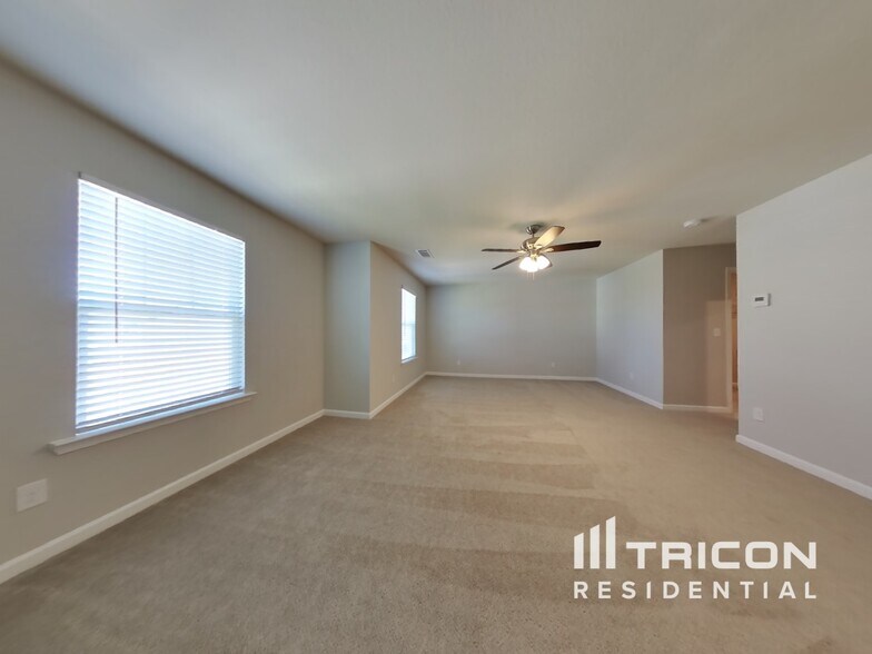 Building Photo - 4822 Moccasin Ct