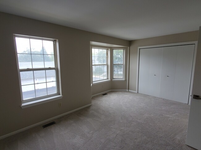Building Photo - 1355 Dunham Ct