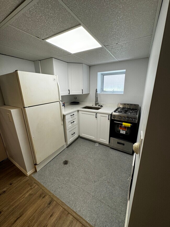 Building Photo - 5337 W Patterson Ave