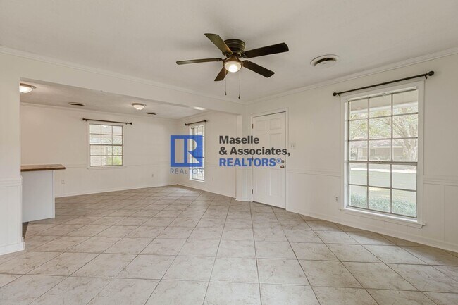 Building Photo - 4 Bed/2 Bath Home in Traceland North in Madison