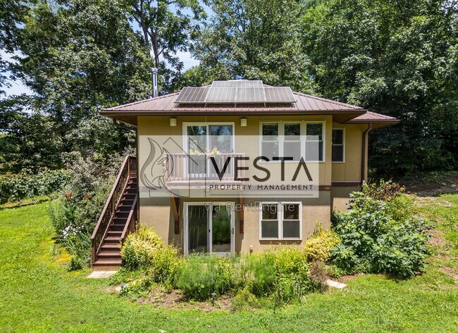 Building Photo - 10 Wellspring Ln