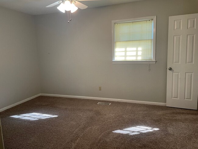 Building Photo - 3 Bedroom Home in North Lowndes County