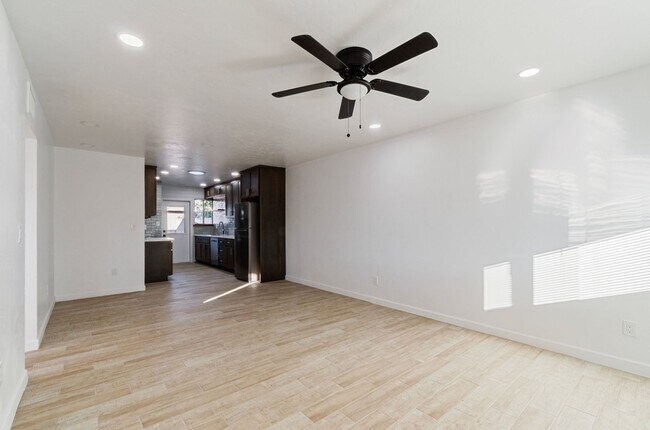 Building Photo - NEWLY REMODELED HOME NEAR TMC MAIN CAMPUS!