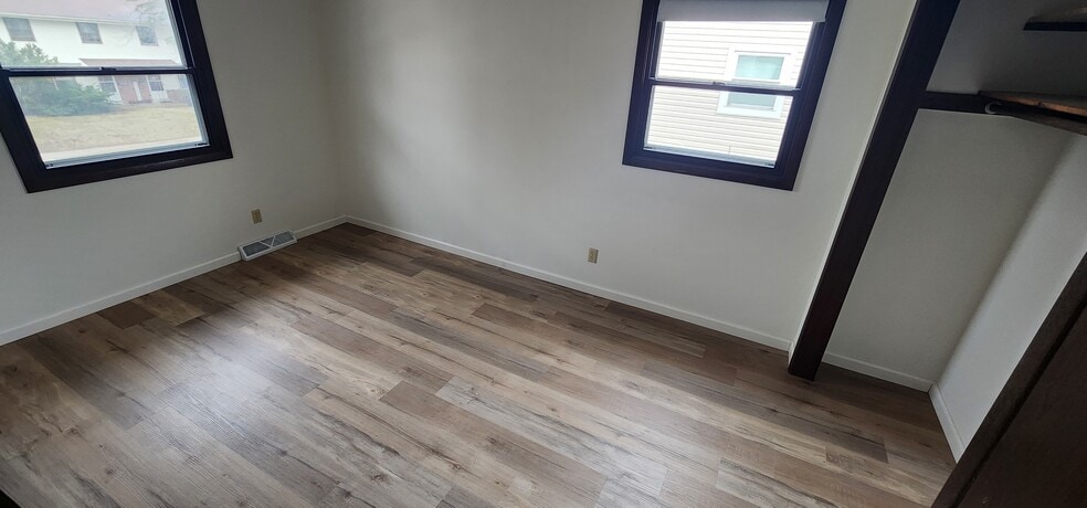 Building Photo - 8101 W Tripoli Ave