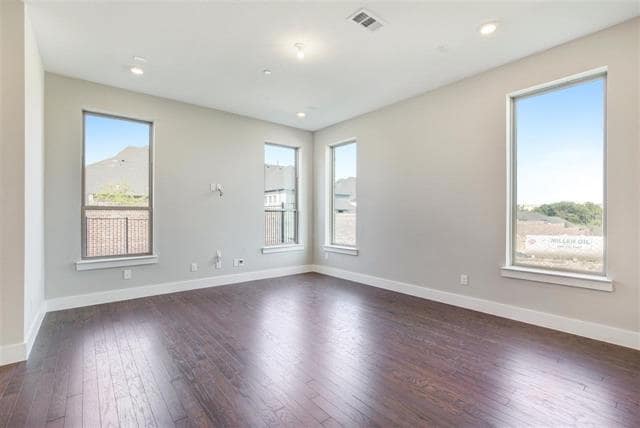 Building Photo - 1050 Maverick Dr