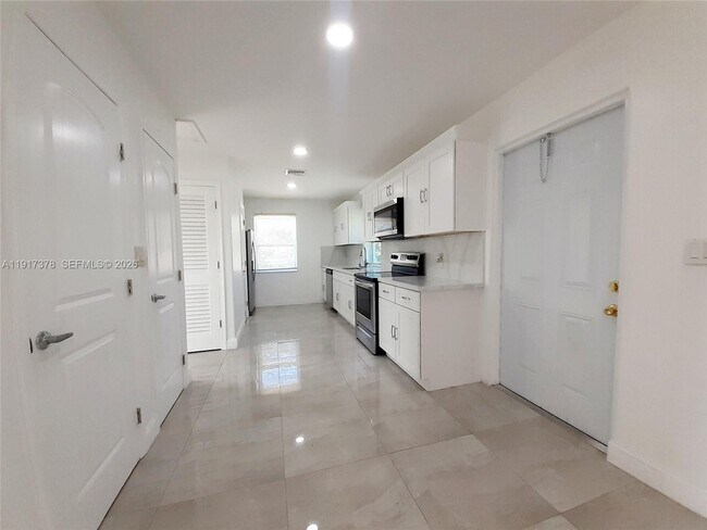 Building Photo - 13755 SW 20th St