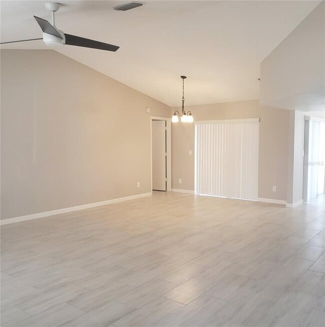 Building Photo - 13131 Lawrence St