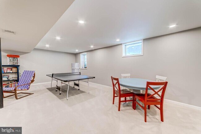 Building Photo - 13930 S Springs Dr
