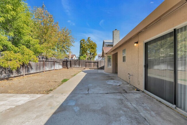 Building Photo - 8327 Trimmer Way