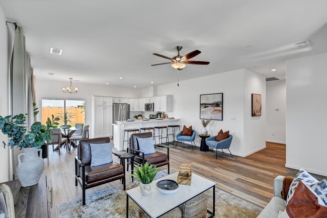 Building Photo - 2325 Wagon Wheel Ave