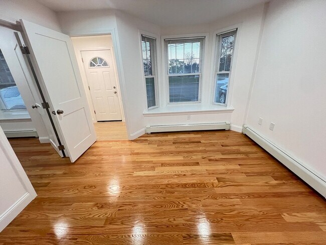 Building Photo - 50 Conant St