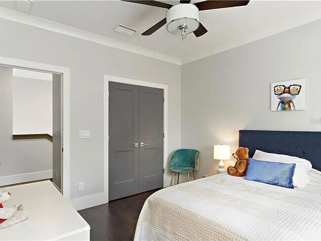 Building Photo - Exquisite 4-Bed, 5.5-Bath Executive Retrea...
