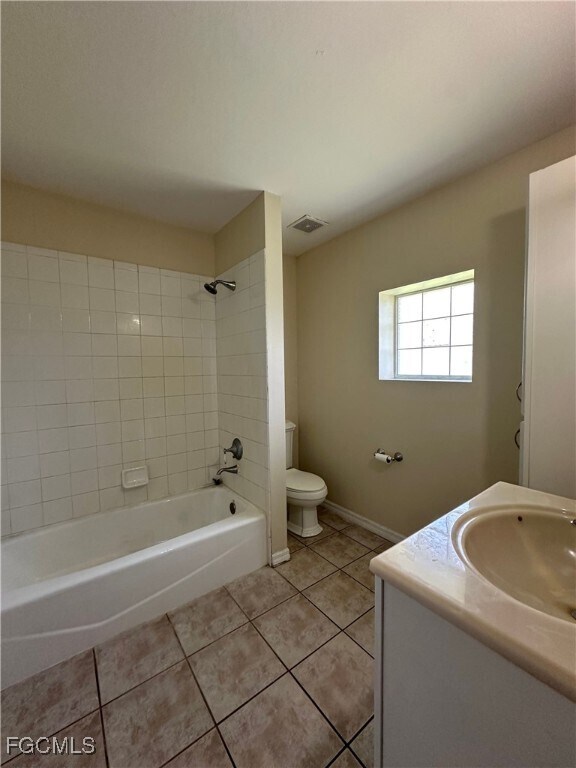 Building Photo - 8347 Caloosa Rd