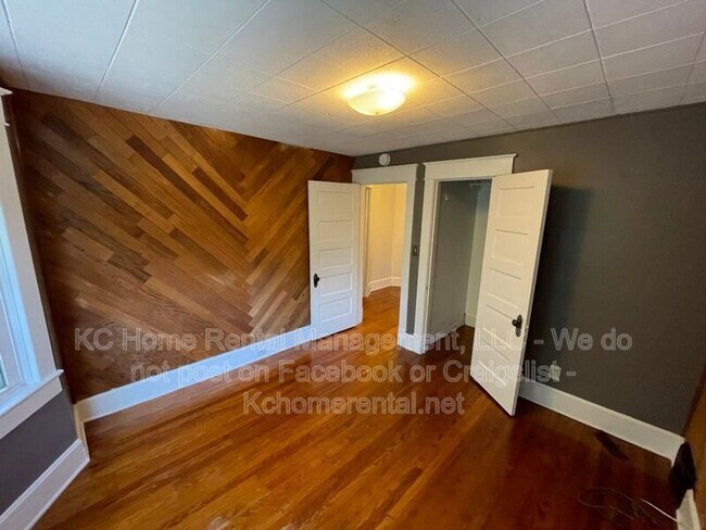 Building Photo - 3554 Genessee St