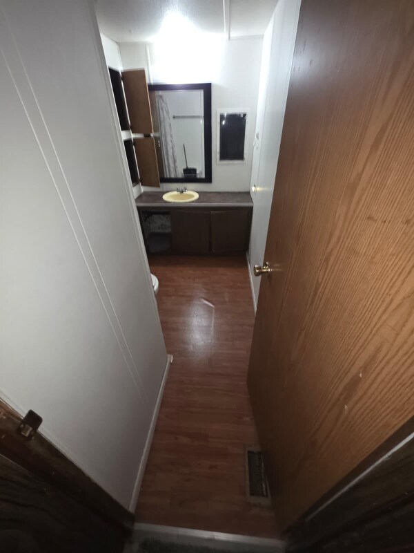 Building Photo - 4736 Ellsworth Ln