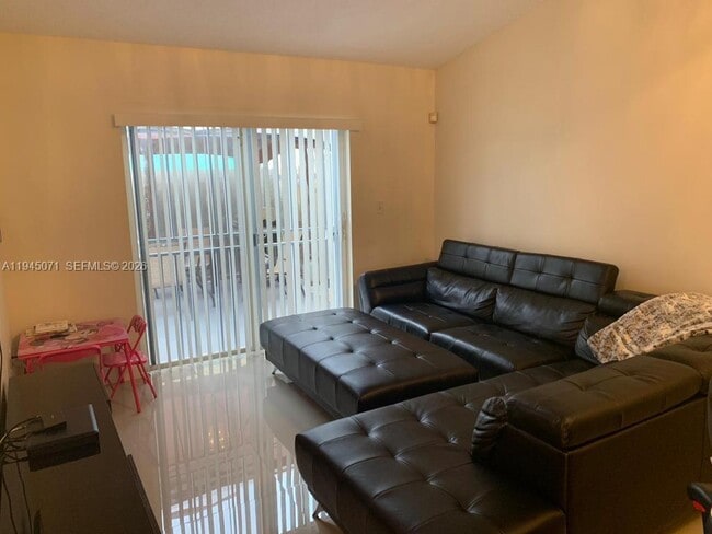 Building Photo - 240 NW 114th Ave