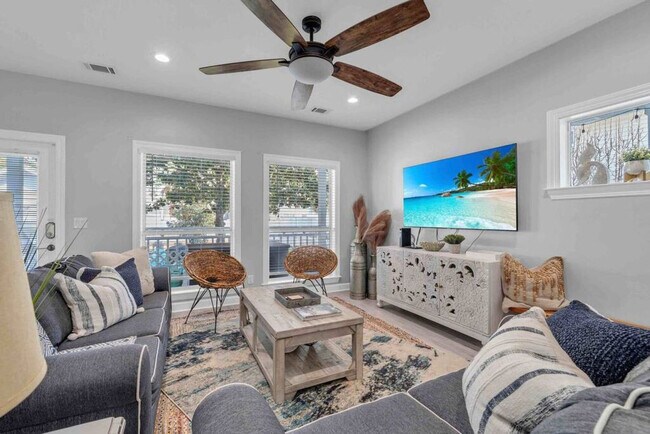 Building Photo - 61 Sunfish St