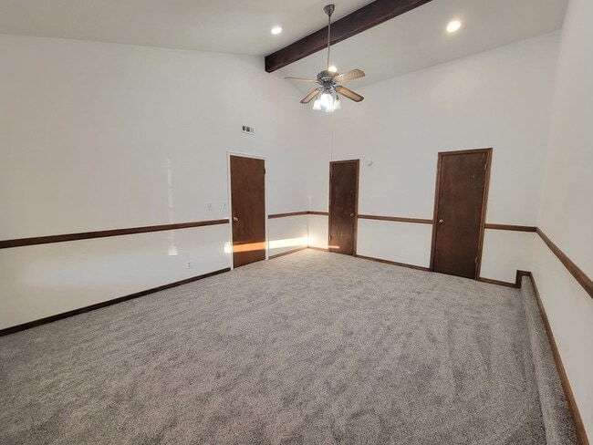 Building Photo - 210 N 700 E