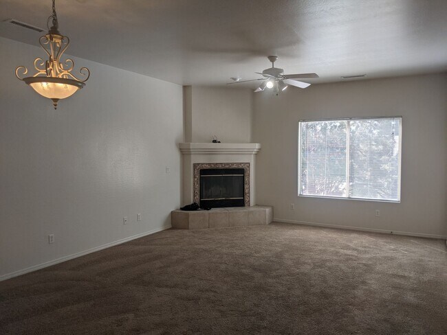 Building Photo - Cute Condo in Beautiful Yavapai Hills Community