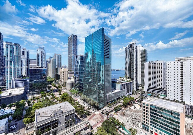 Building Photo - 1395 Brickell Ave