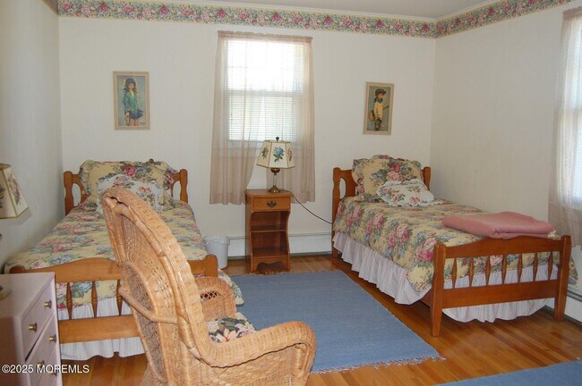 Building Photo - 206 Howell Ave