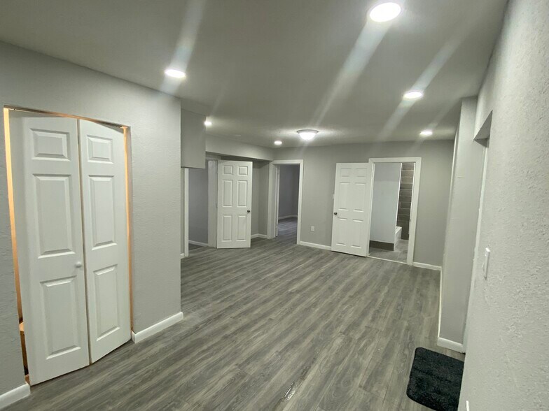 Living room - 264 NW 10th St